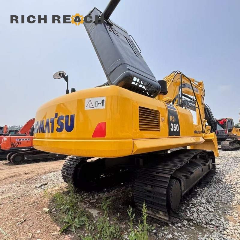 Rear view of a 2018 Komatsu PC350 excavator for sale, $41,667 by Richreach